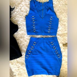 Beautiful 2 piece bandage outfit , size M.. ( BEBE store )